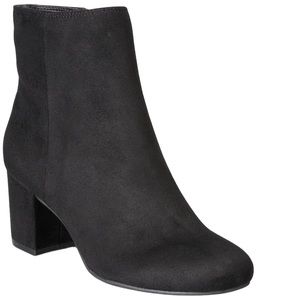 Rebel by Zigi Black Faux Suede Ankle Boots Size 9